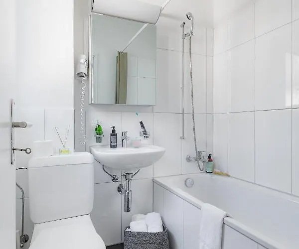 Swiss Star - Self Check-in Apartman *